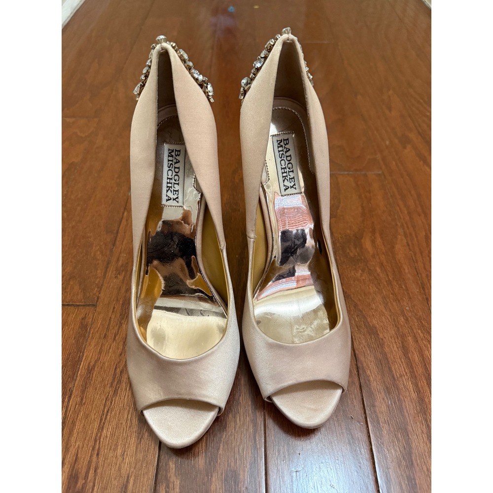 Badgley Mischka Kiara Champagne Satin Crystal‎ Embellished Peep Toe Pumps 10M